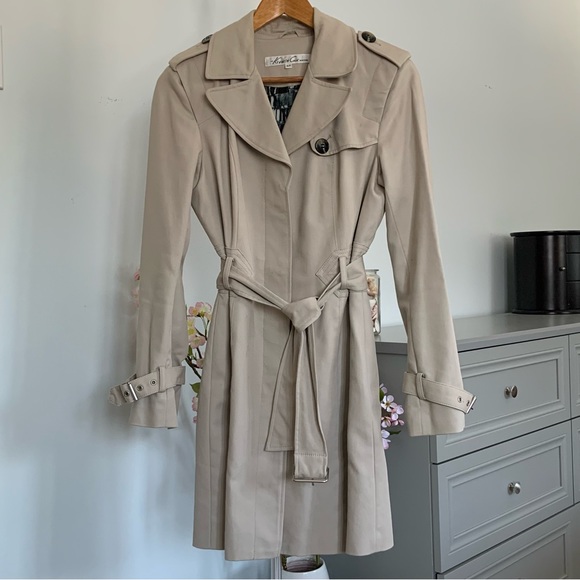 KENNETH COLE NEW YORK CLASSIC TAN TRENCH COAT / BELTED / LINED / COTTON / SMALL - Picture 2 of 12